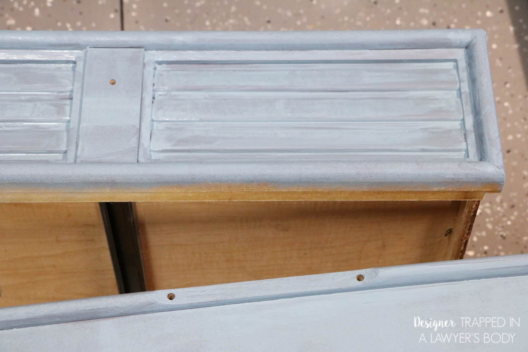 FINALLY a tutorial to show you how to paint a dresser the correct way with the best products for the job! #spon