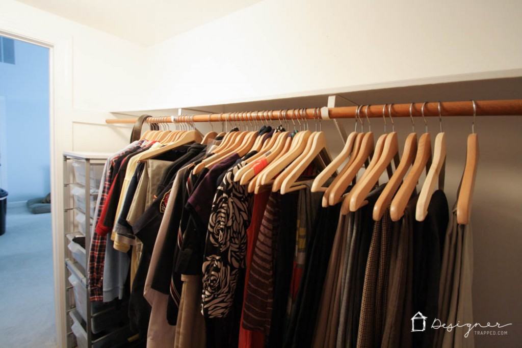 WOW! Come learn how to organize your closet in 2 hours or less with these simple and practical tips! You don't need a fancy closet system to do this! 