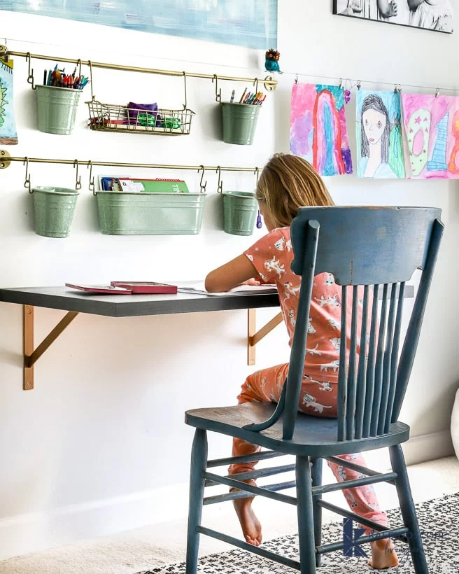 DIY floating desk by Tasha Agruso of Gadgetronicx