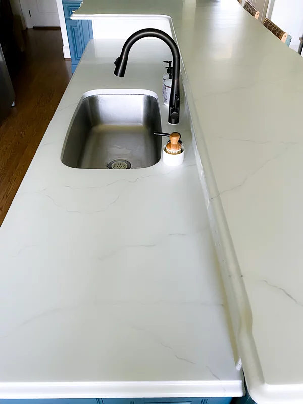 granite countertops painted to look like honed marble by Tasha Agruso of Gadgetronicx