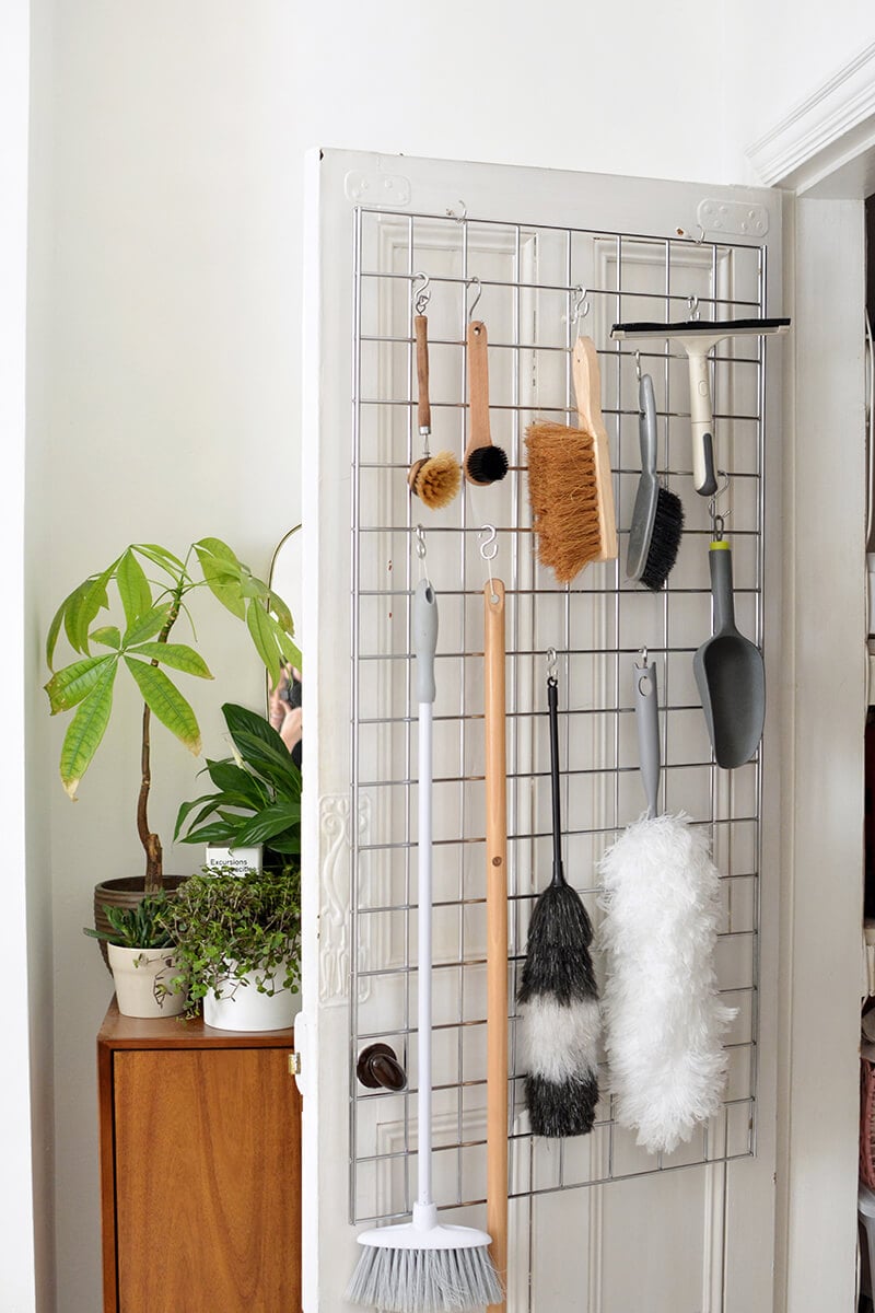 grid hanging system for inside a door