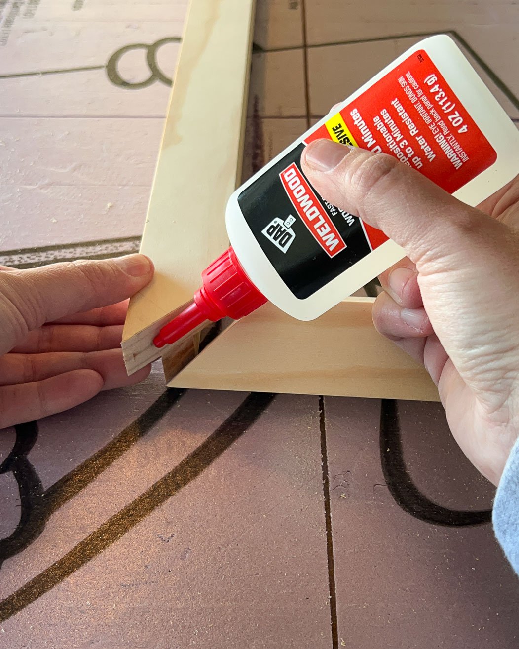 gluing mitered corners of wood frame to TV together