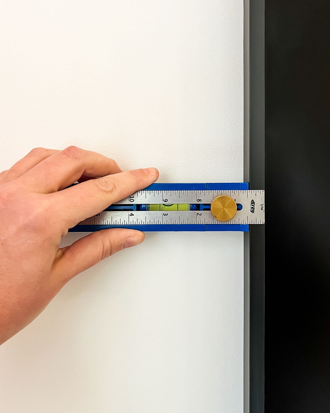 using kreg measuring gauge to measure TV frame